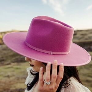 Good threads  Coral Fedora Hat with Tan Band
